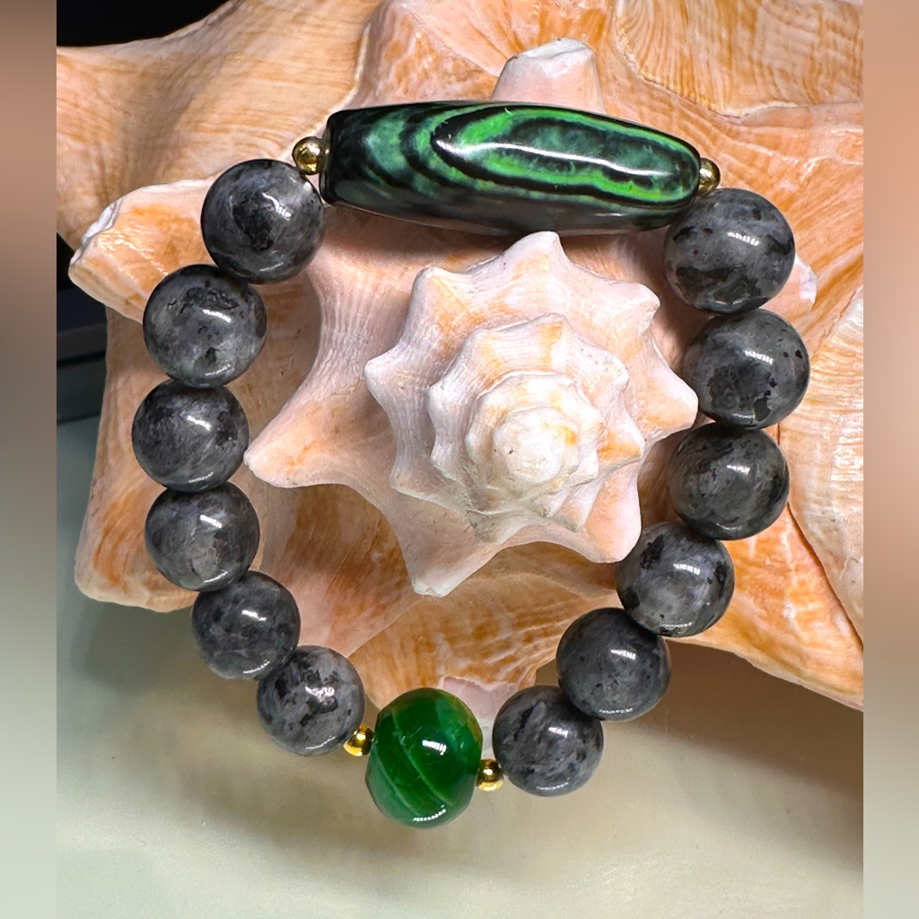 Black Labradorite Agate Natural Stones Bracelet Size 7 55$